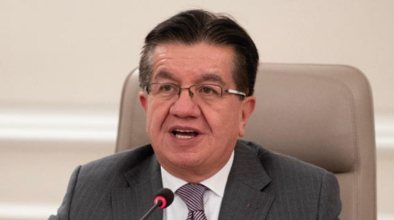 El Ministro de Salud, Fernando Ruiz Gómez.