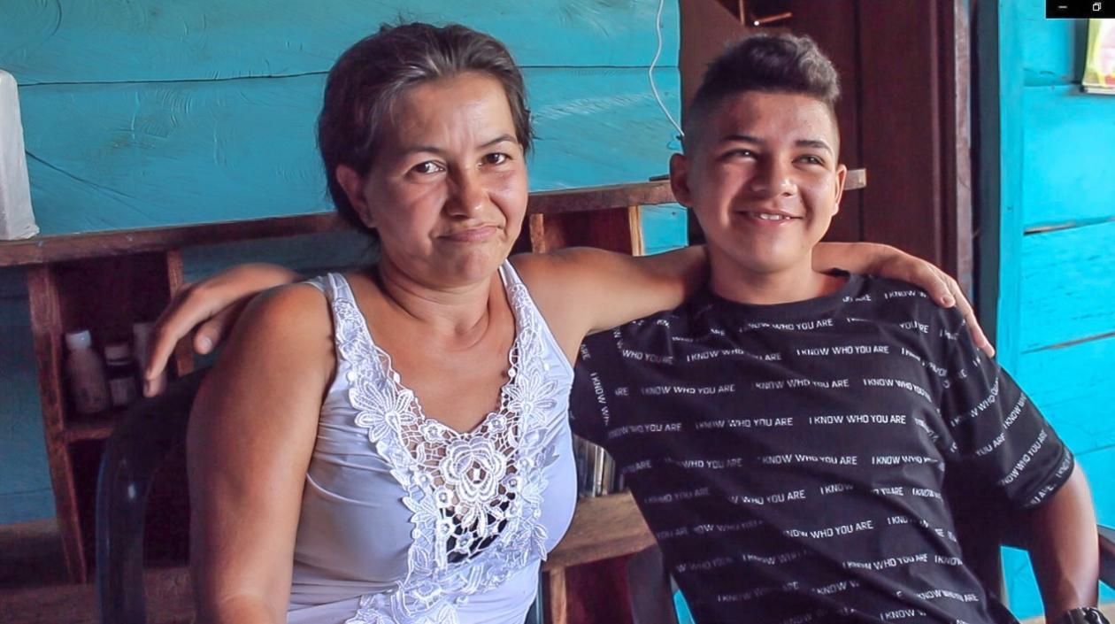 María Leticia Gil Echavarría (Mamá) y William Andrés Gil.