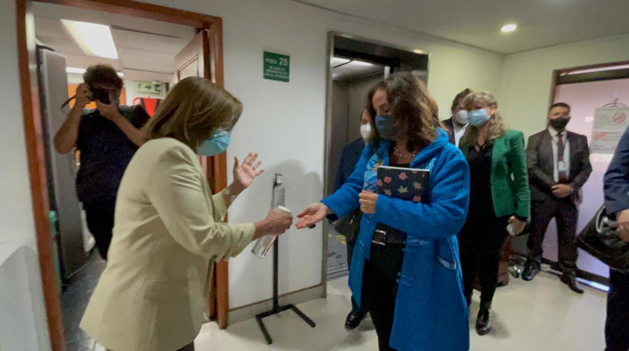 La Procuradora General y la presidenta de la CIDH.