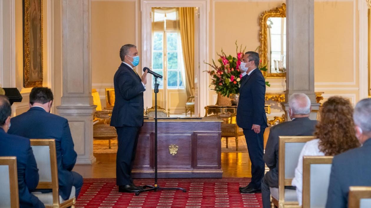  Posesión de Juan Camilo Restrepo Gómez