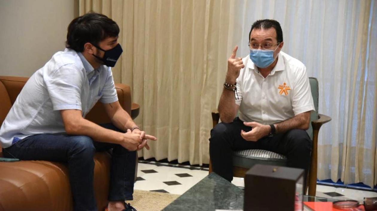 El Alcalde Jaime Pumarejo con el Director Nacional del Sena, Carlos Mario Estrada.