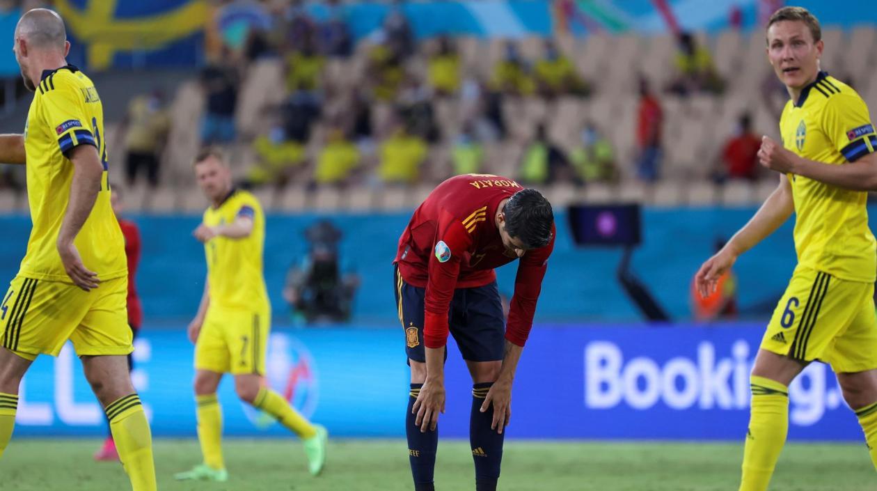 Álvaro Morata se lamenta tras fallar una opción de gol. 