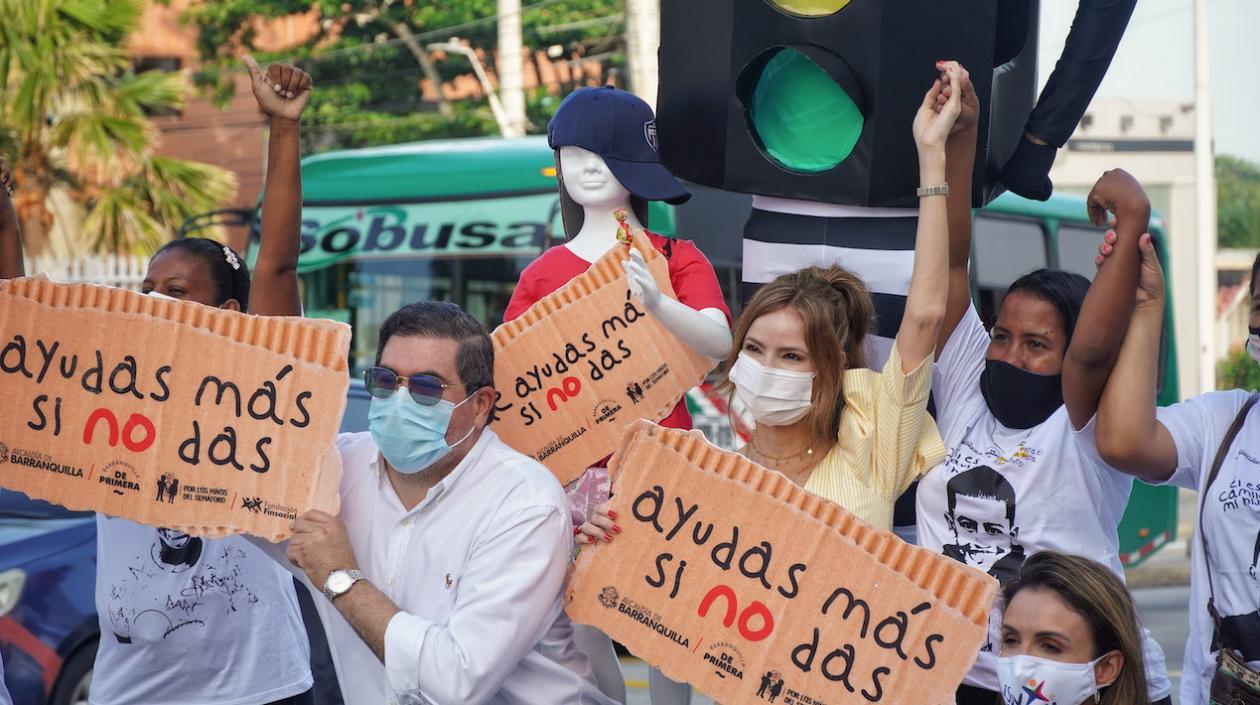 Campaña Ayuda más si no das, del programa 'Por los niños del semáforo'. 