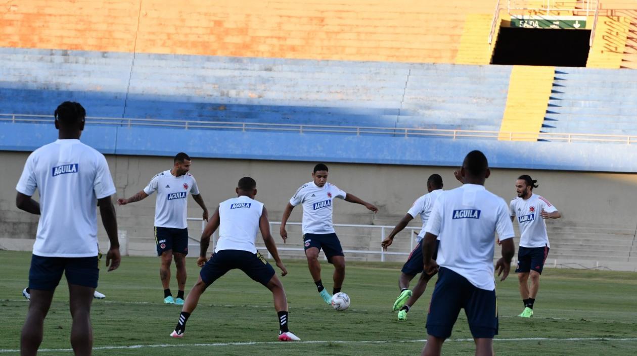Jugadores de la Selección Colombia durante el entrenamiento. 