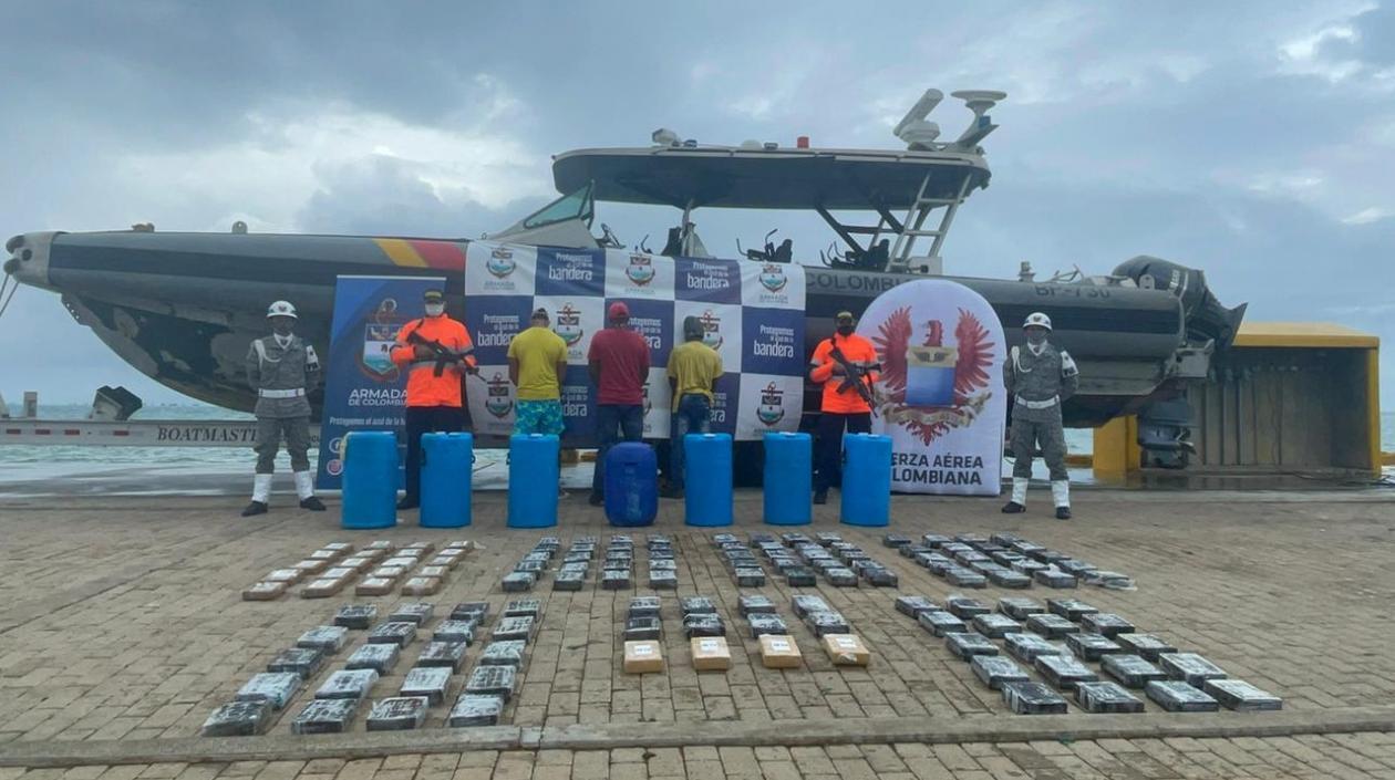 Droga incautada por la Armada Nacional. 