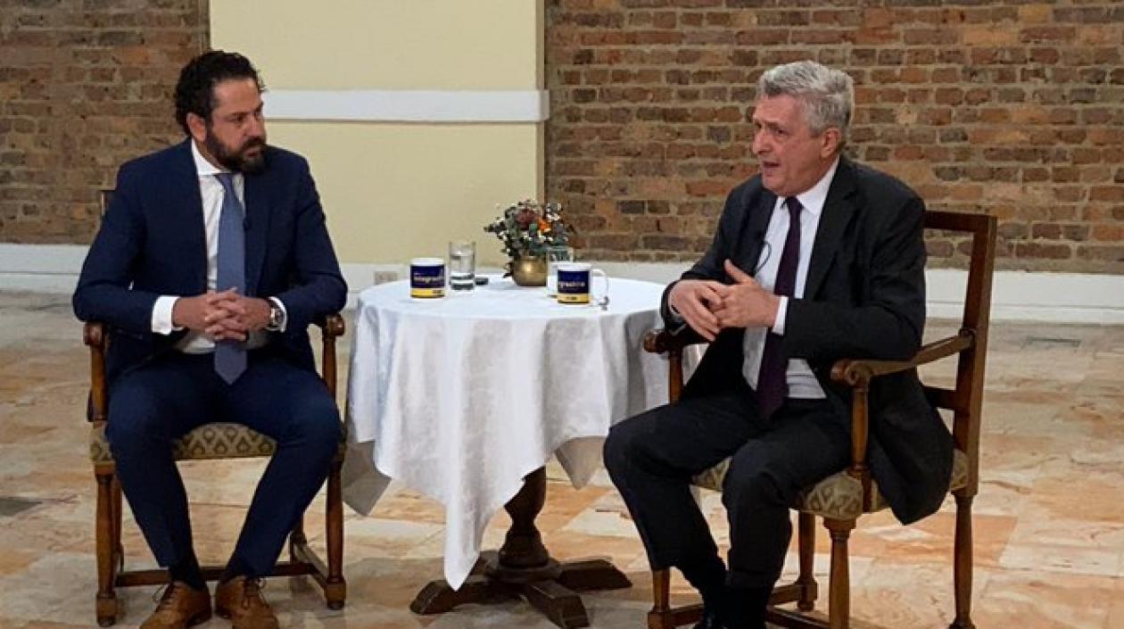 Director de Fronteras y jefe de la ACNUR, en coloquio.