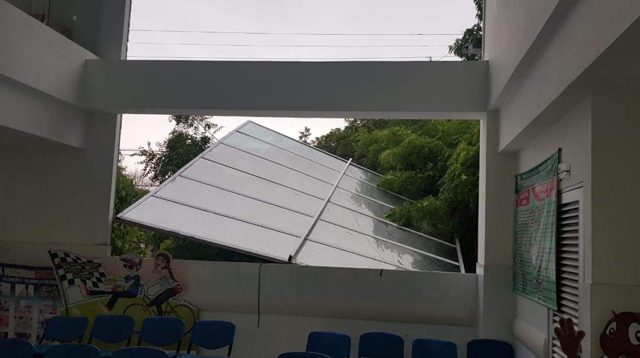 Afectación en el Hospital de Polonuevo tras la tormenta de esta madrugada. 