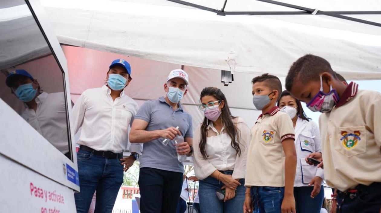  El viceministro de Conectividad, Walid David Jalil, estuvo en Piojó en la entrega del Centro Digital en El Cerrito.