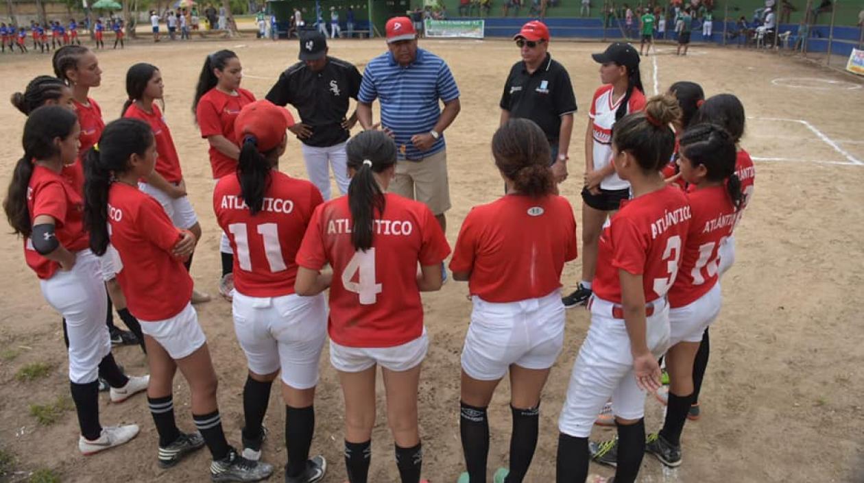Jugadoras de softbol del Atlántico. 