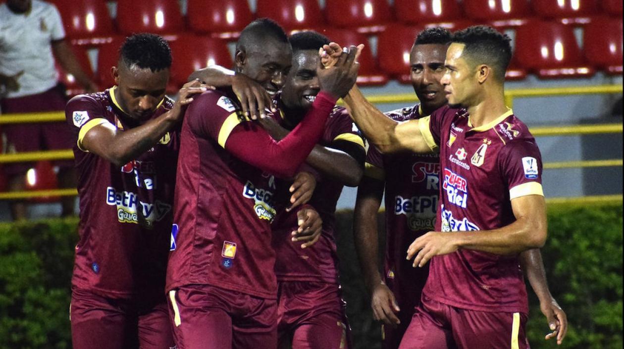 Jugadores del Tolima celebrando el gol de Juan Fernando Caicedo.