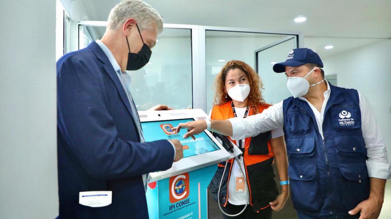 El Defensor del Pueblo, Carlos Canargo, y el Alto Comisionado de la ONU, Filippo Grandi.