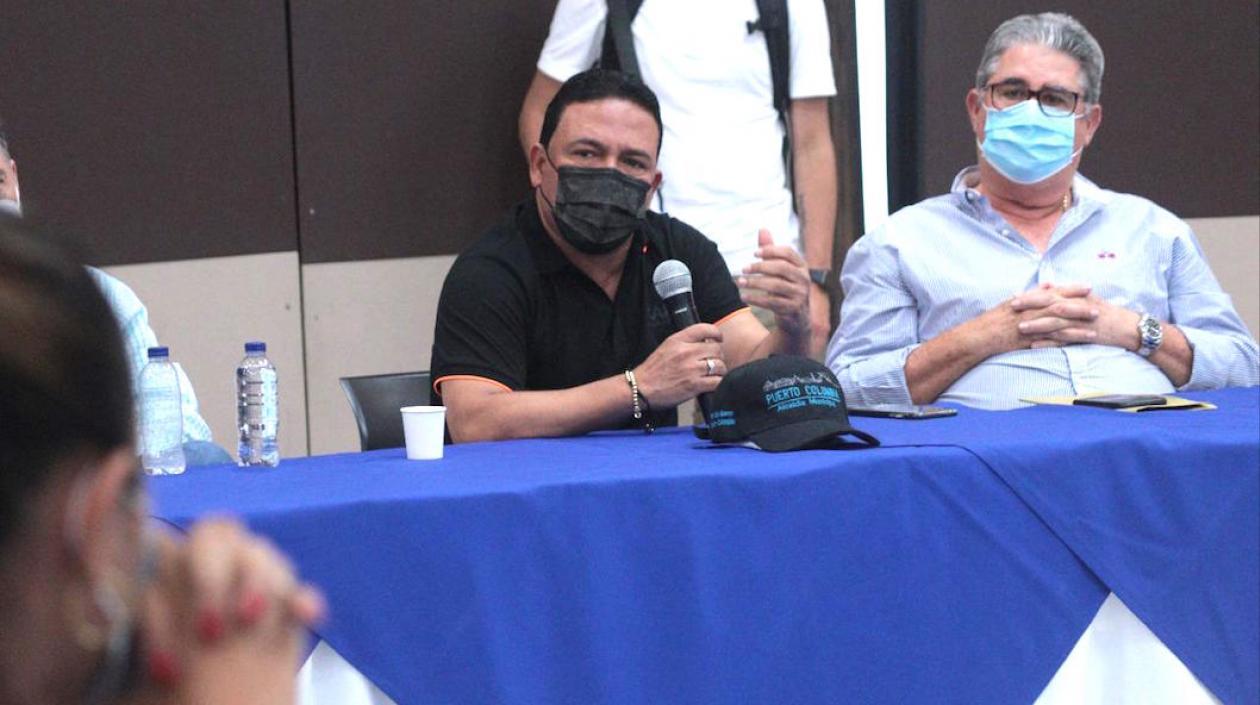 El Alcalde Wilman Vargas interviniendo en el encuentro con la ANI.