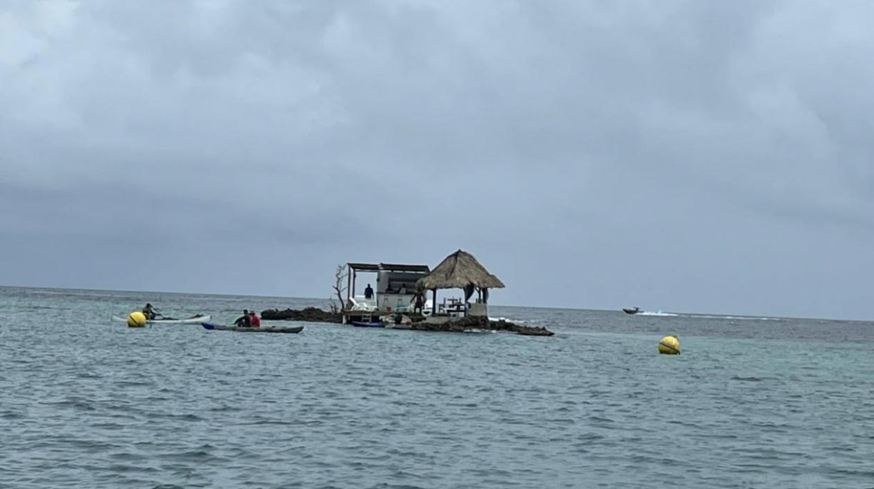 Bar sobre un coral en Cartagena.