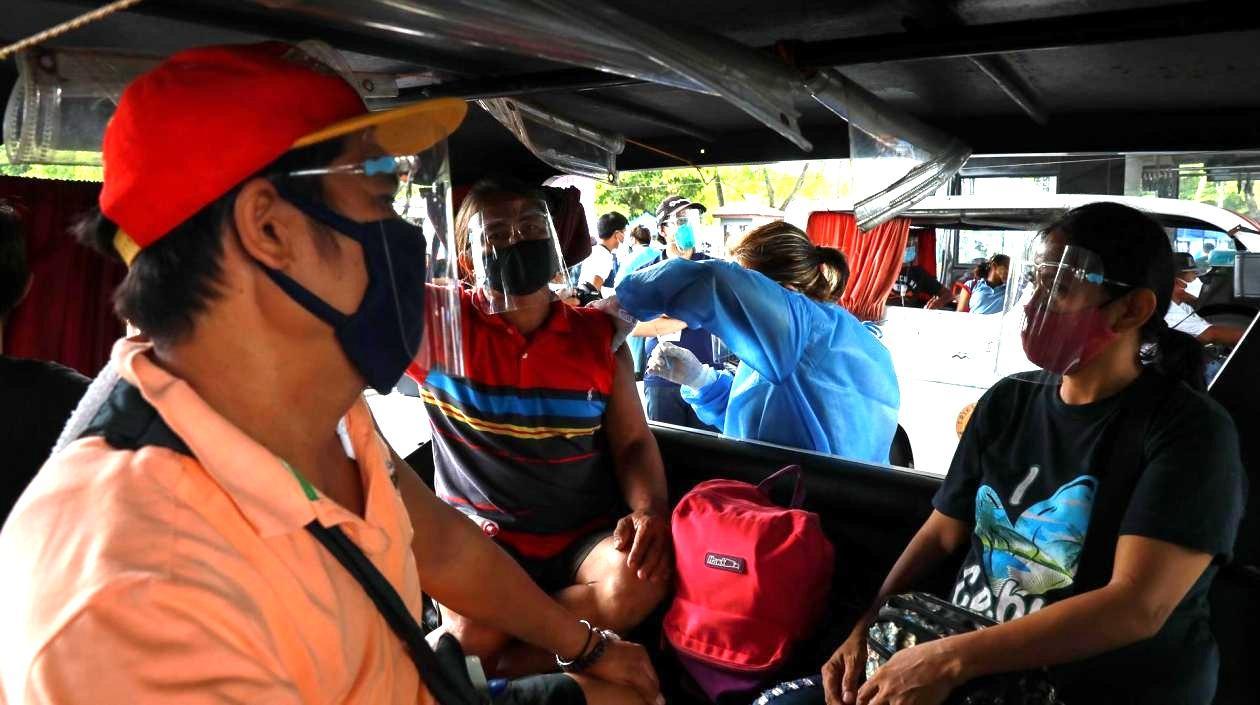 Rodrigo Duterte anuncia cárcel a quien no se vacune