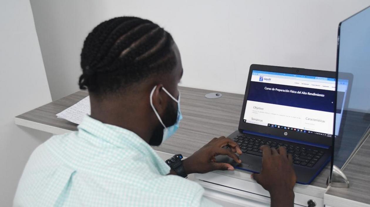 La parrilla de cursos es variada y atractiva, tanto para la dirigencia deportiva como para los entrenadores, licenciados y atletas.