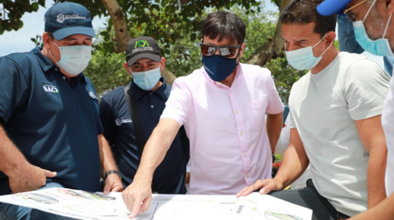 El alcalde Jaime Pumarejo en La Magdalena.