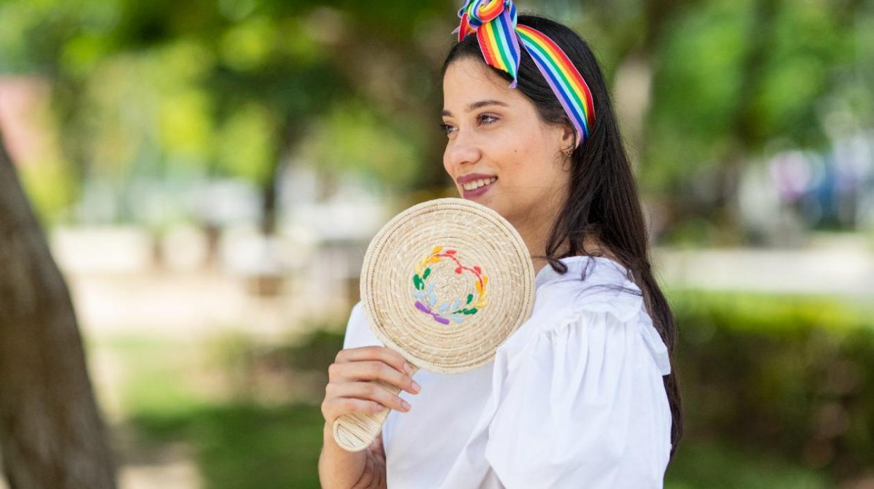 Muestras artesanales con los colores simbólicos.