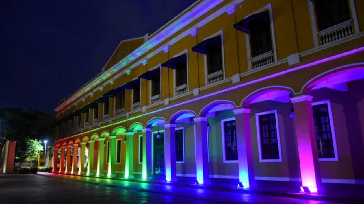 Los colores de la diversidad en la Plaza de la Aduana.