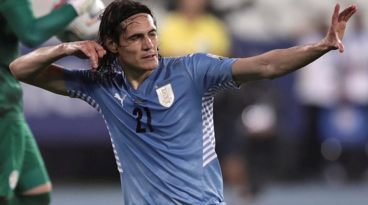 Edinson Cavani celebrando el gol del triunfo ante Paraguay.