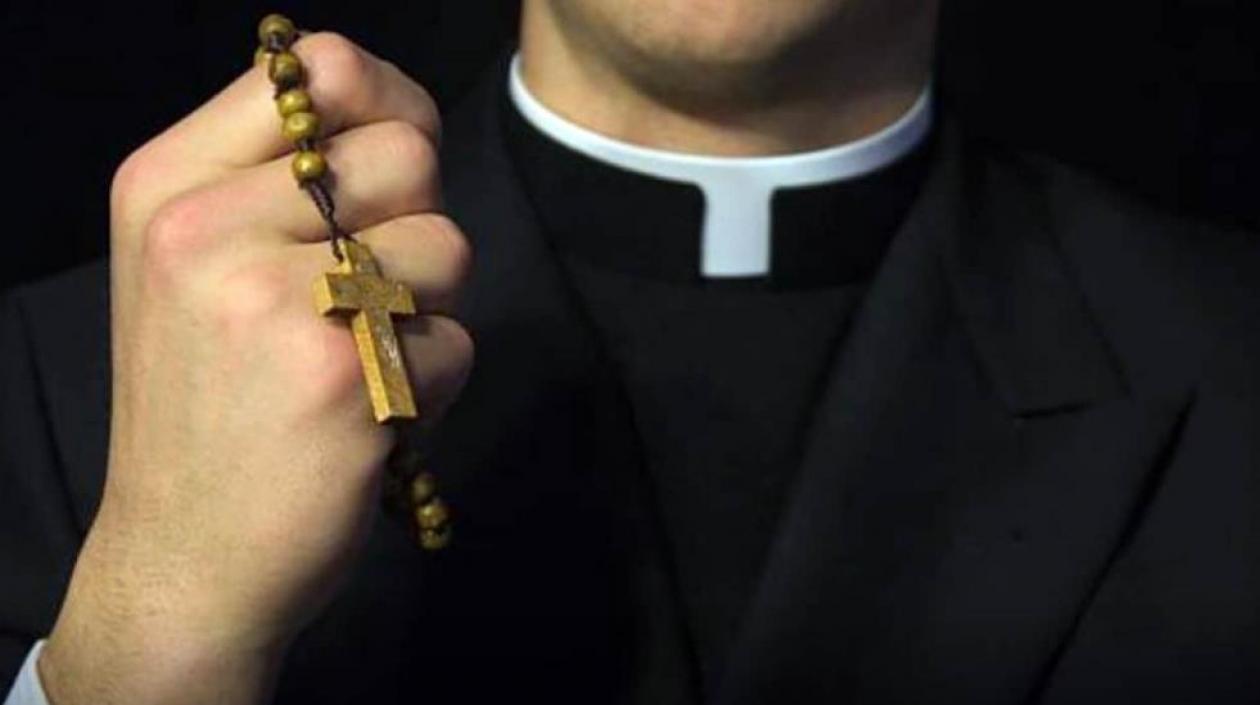 El sacerdote fue asegurado en la Cárcel de Ternera. 