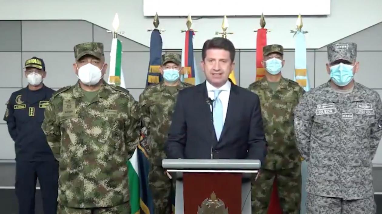 El Ministro de Defensa, Diego Molano, explicando los alcances del operativo.