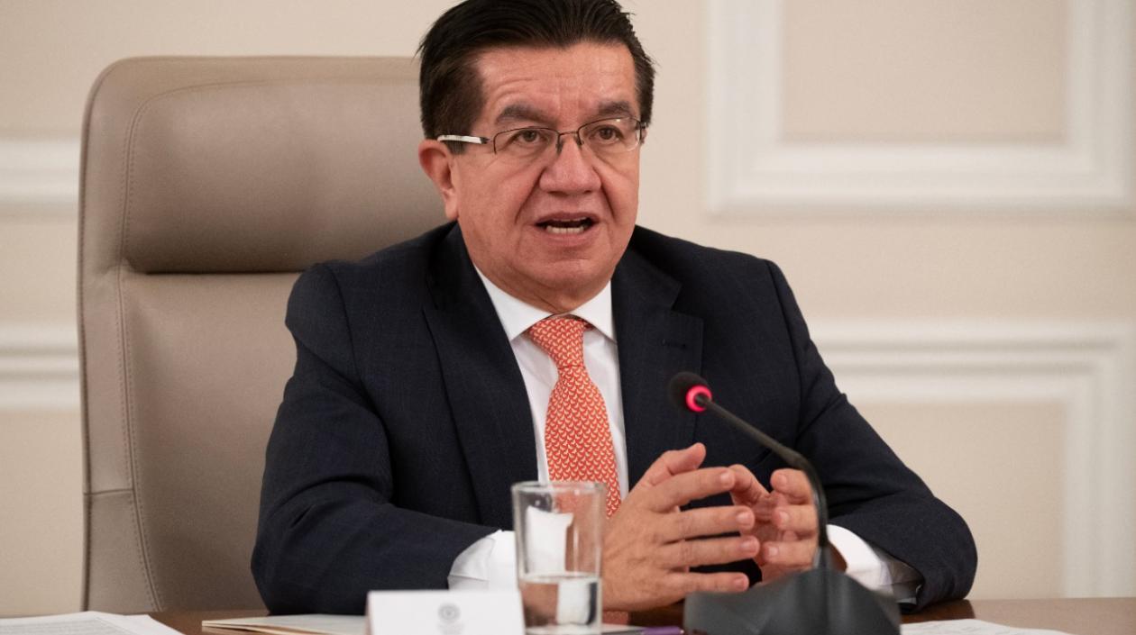 Fernando Ruiz Gómez, ministro de Salud.