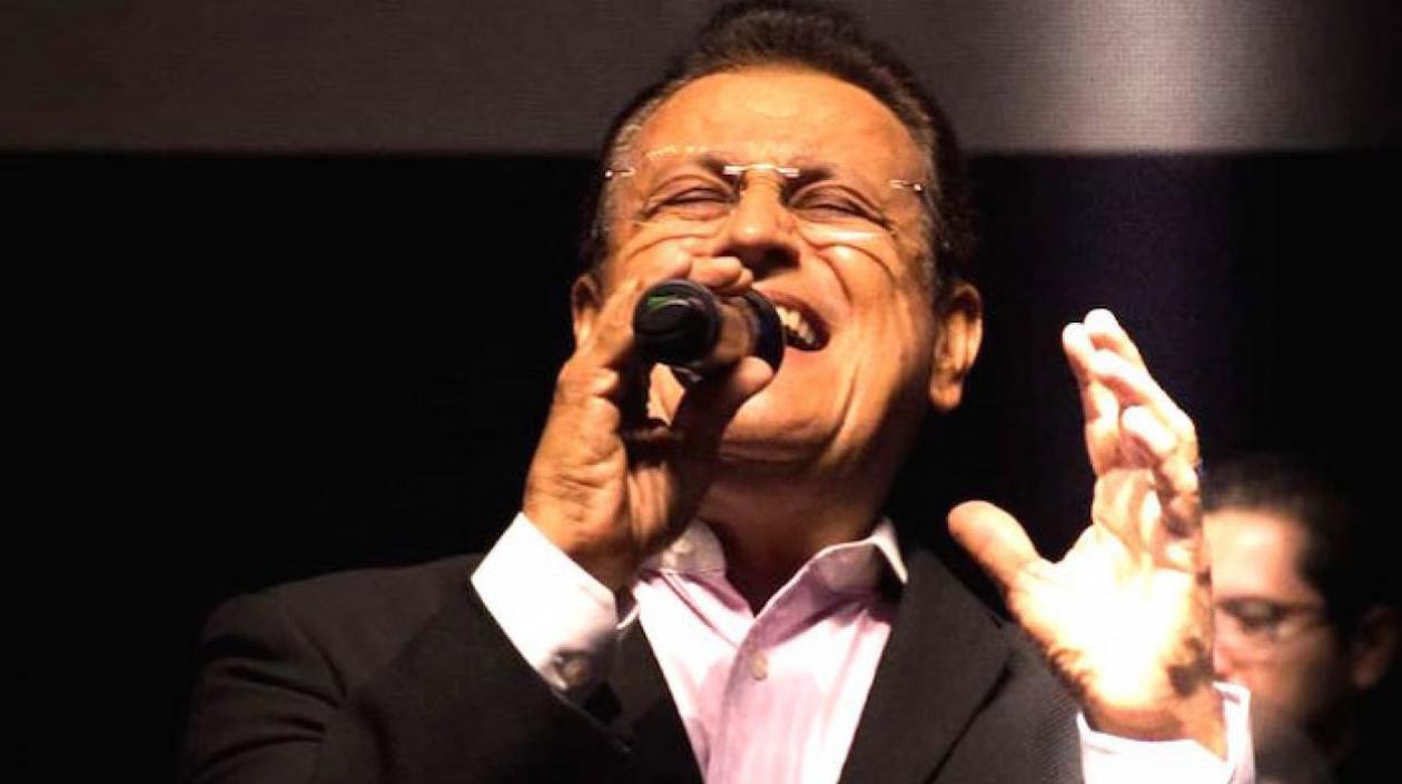 Ismael Miranda durante una de sus exitosas presentaciones.