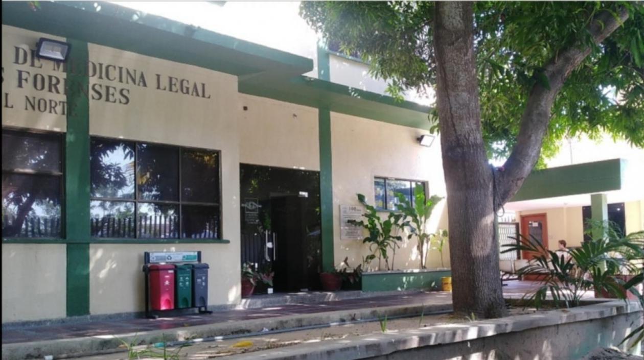 El cuerpo del comerciante fue trasladado a Medicina Legal. 