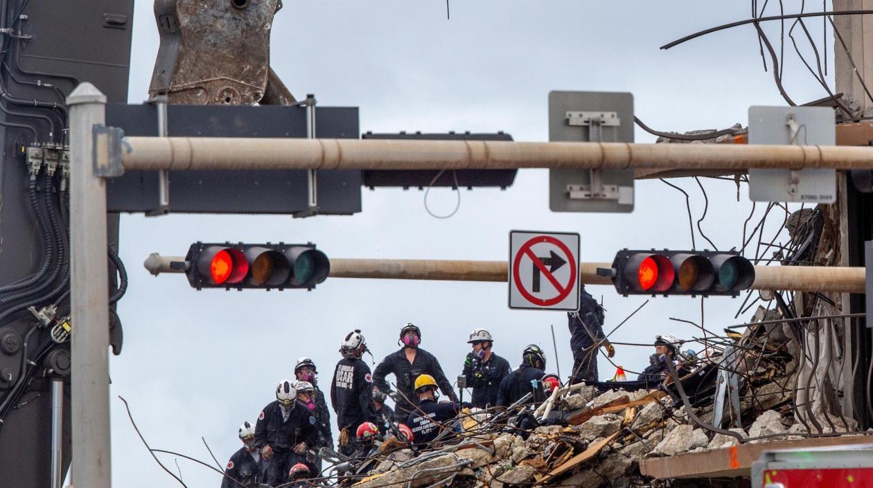Rescate en edificio desplomado.