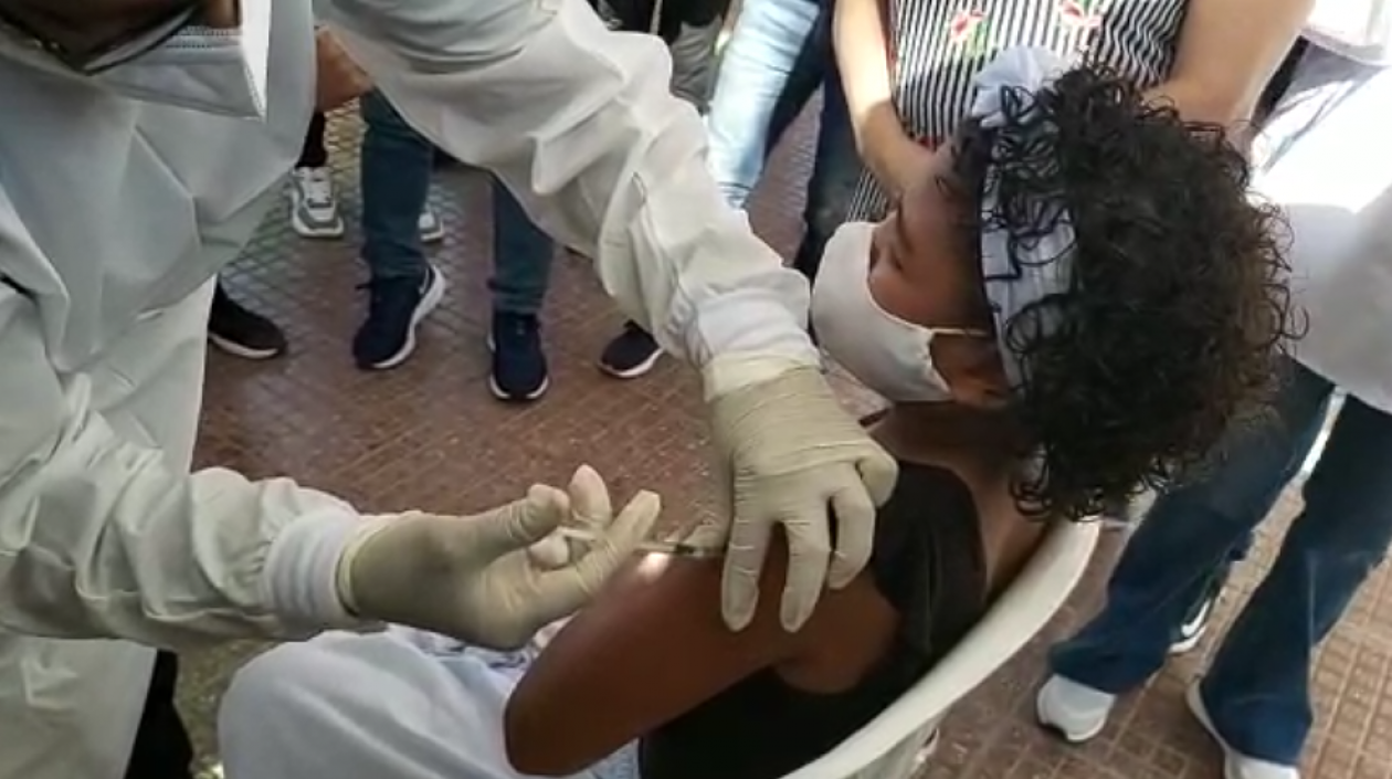 Primera menor en ser vacunada en Atlántico.