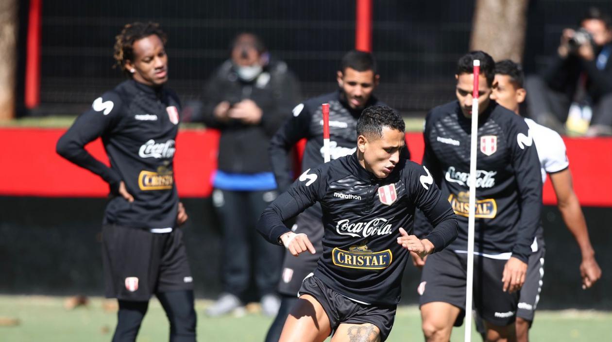 Jugadores de Perú, durante un entrenamiento.