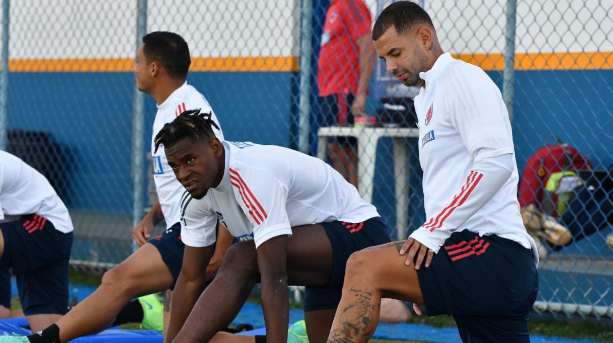 Duván Zapata y Edwin Cardona se ven como posibles titulares. 