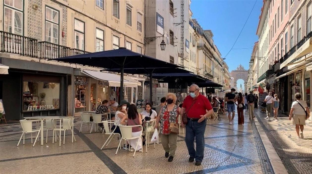 Los portugueses tendrán que confinarse en sus hogares. 