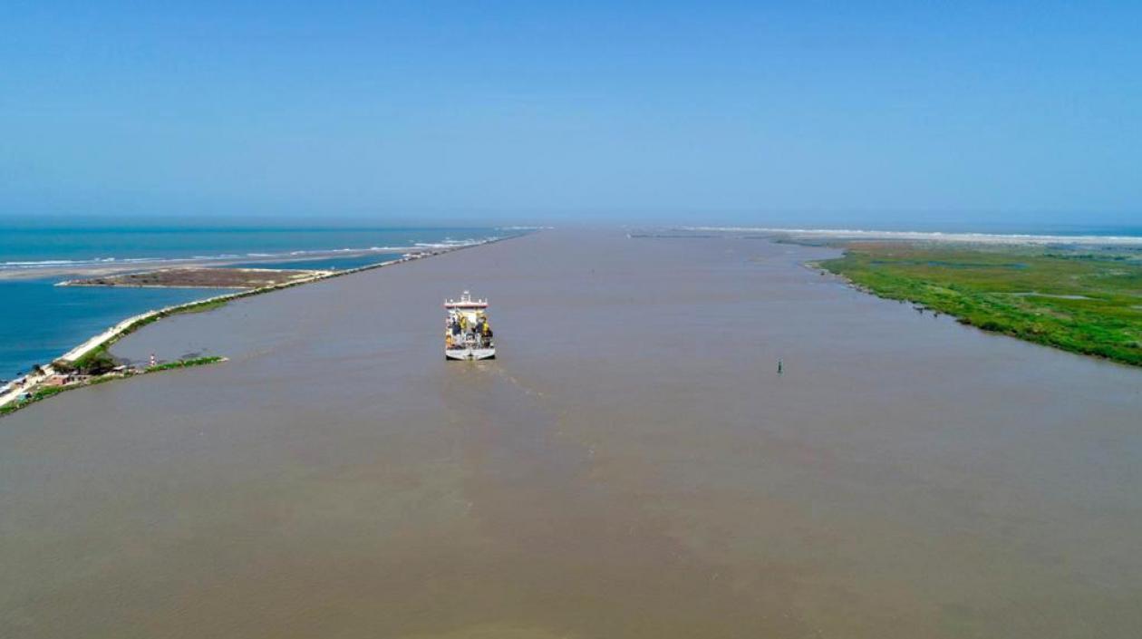 El puerto de Barranquilla, a la espera del dragado.