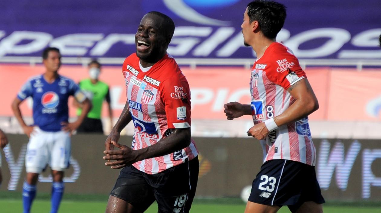 Carmelo Valencia y Fabián Sambueza apuntan a la titular. 