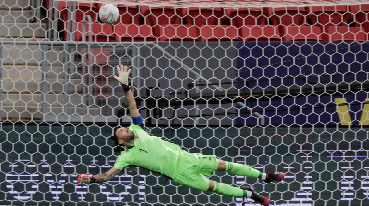 David Ospina durante la tanda de penales contra Argentina. 