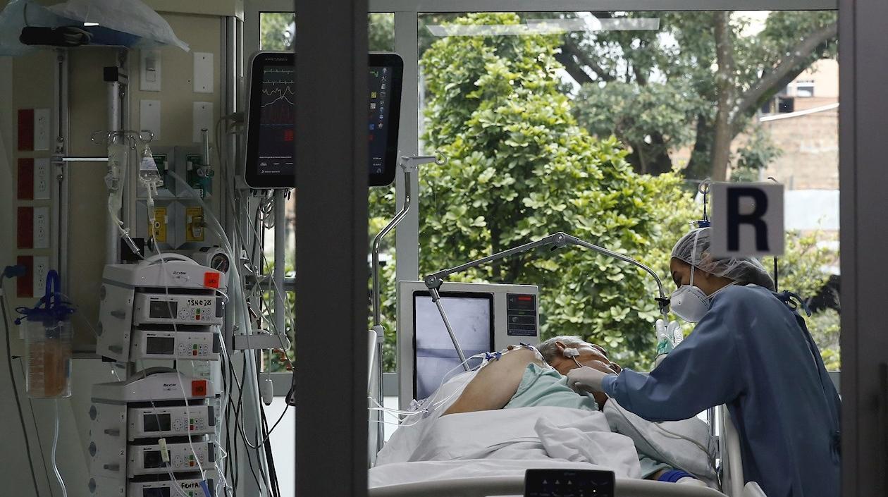 Los enfermos siguen apareciendo en los hospitales y ocupación UCI está alta.