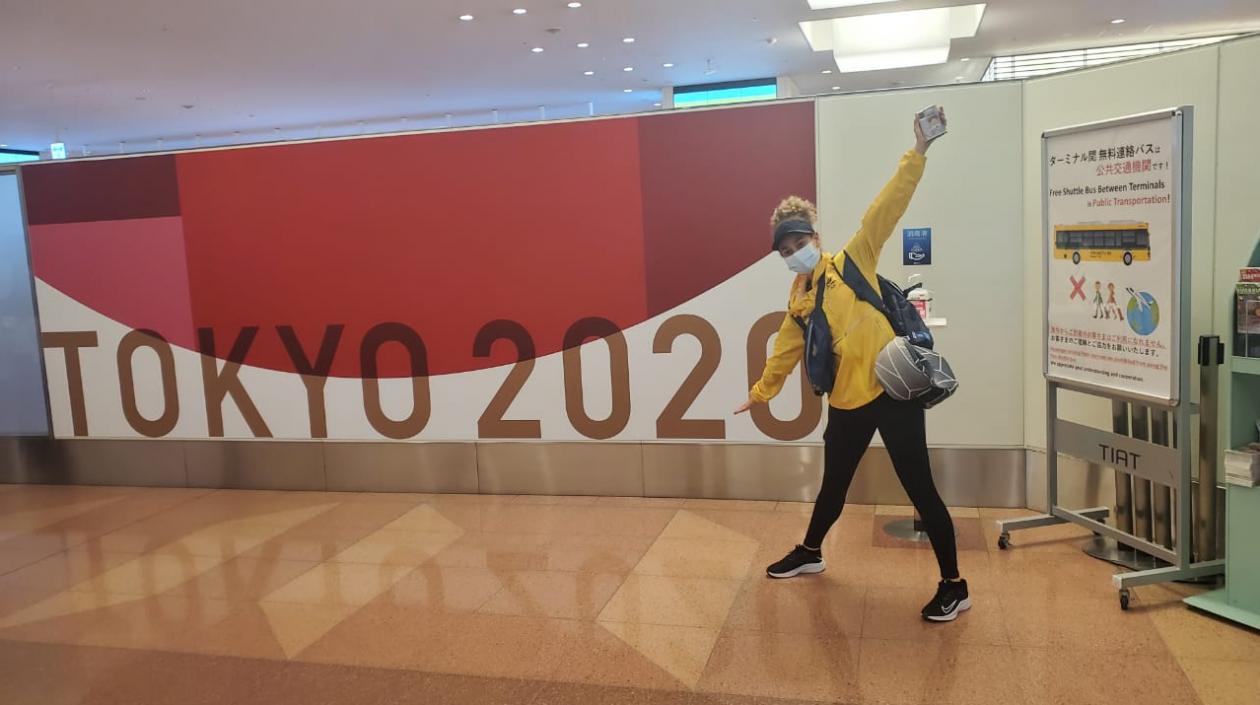 Andrea Ramírez una de las primeras deportistas en arribar a Tokio. 