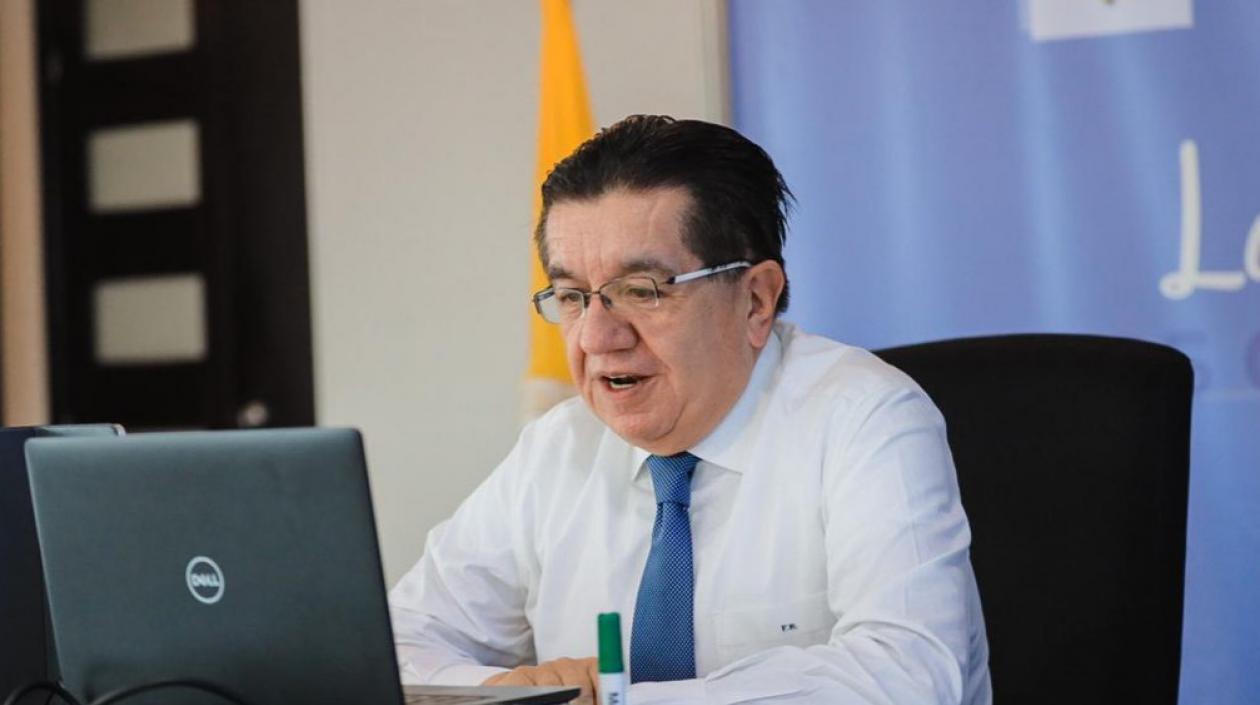 El Ministro de Salud, Fernando Ruiz.