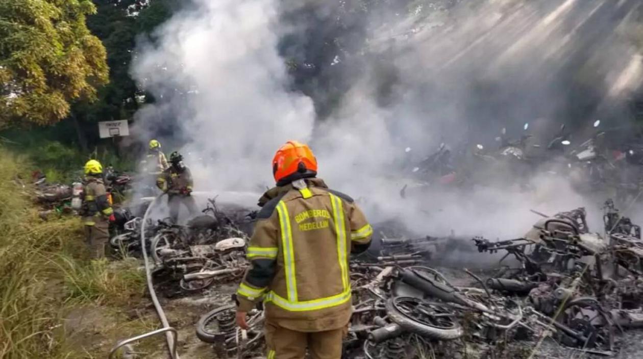 Así quedaron las motos tras el incendio. 