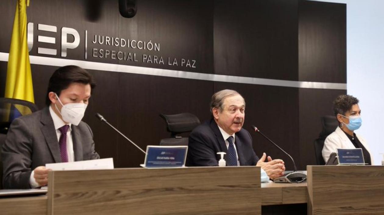 Magistrados dando a conocer la imputación de 15 militares del batallón La Popa.