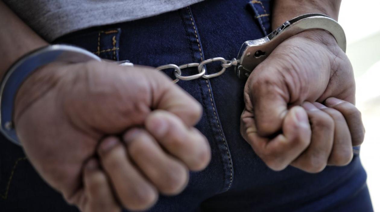 El hombre fue enviado a la cárcel.