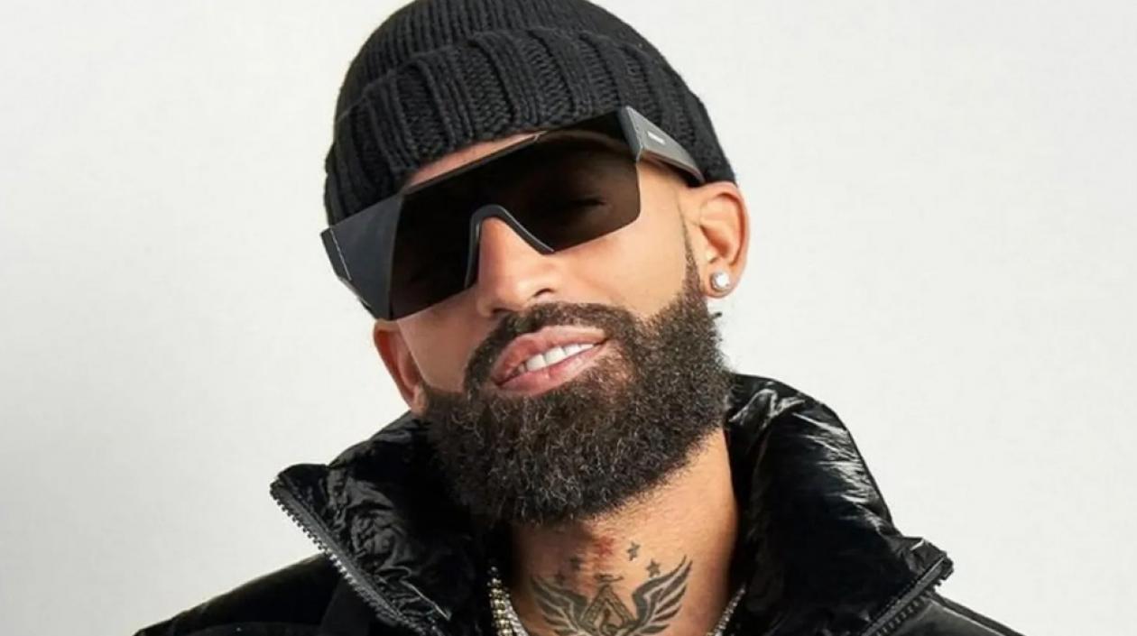 Arcángel, reguetonero puertorriqueño.