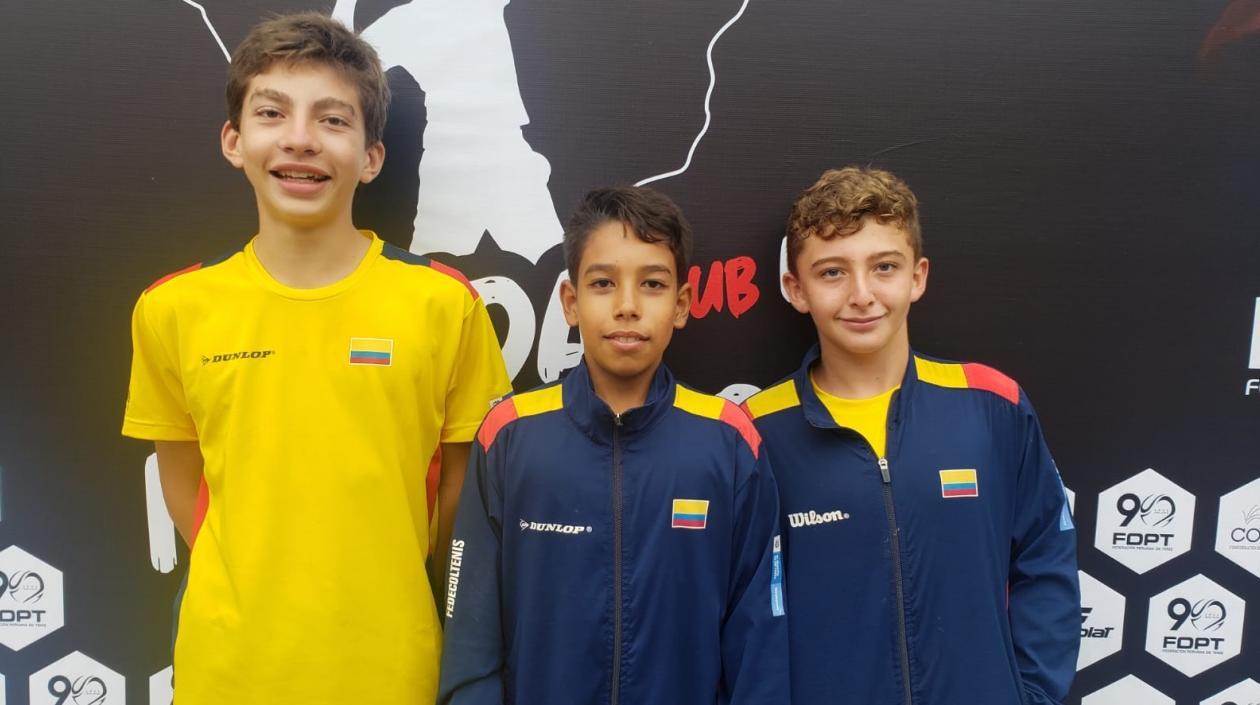 Emilio Cardona, Juan Miguel Bolívar y Samuel Mesa, jugadores de la Selección Colombia sub-12. 