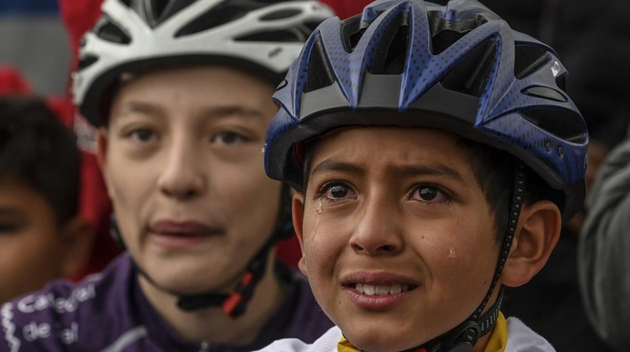 Julián Esteban mientras veía ganar a Egan Bernal el Tour de Francia 2019. 