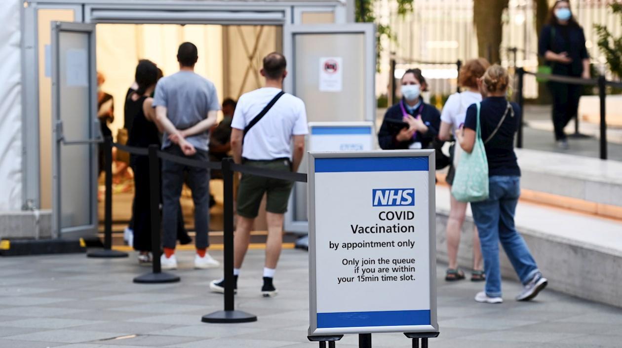 Punto de vacunación en Londres.