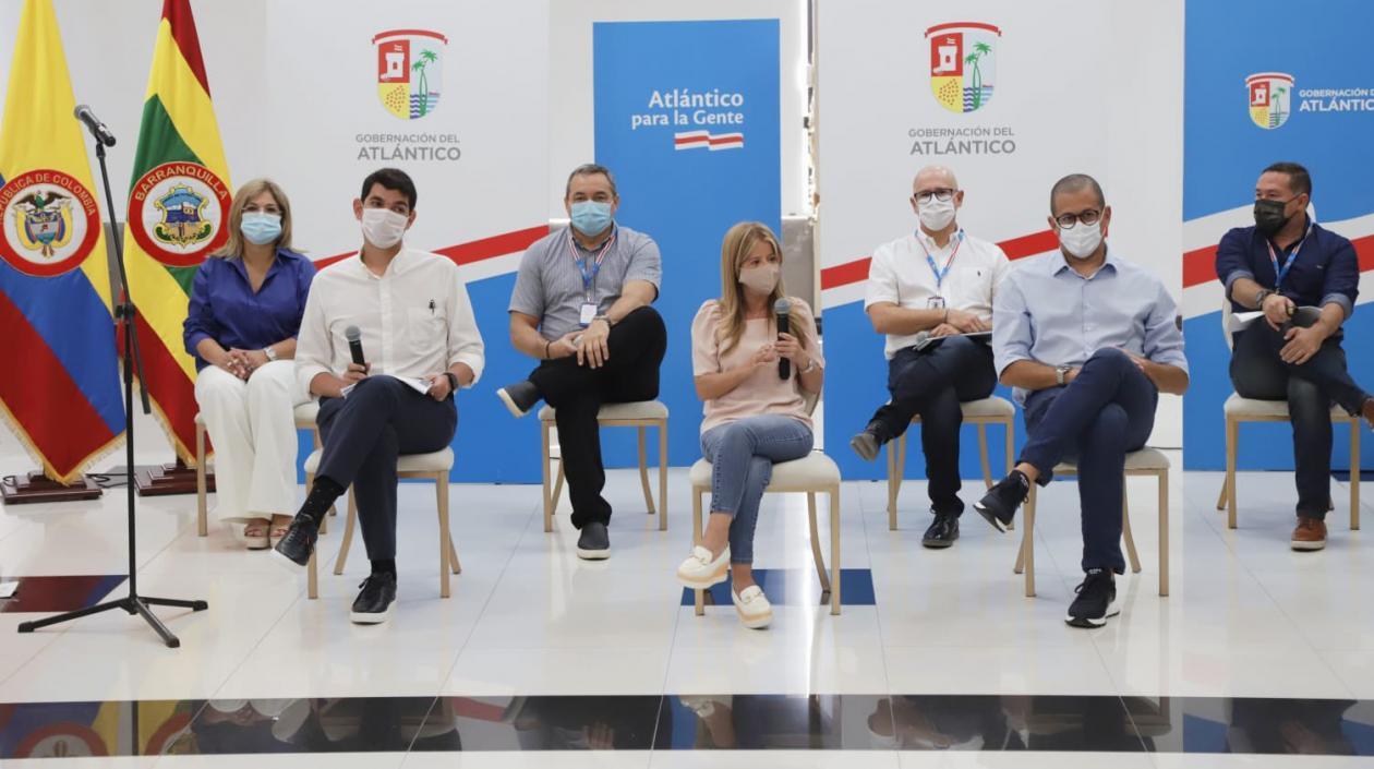 La Gobernadora del Atlántico, Elsa Noguera, con su equipo de gobierno.