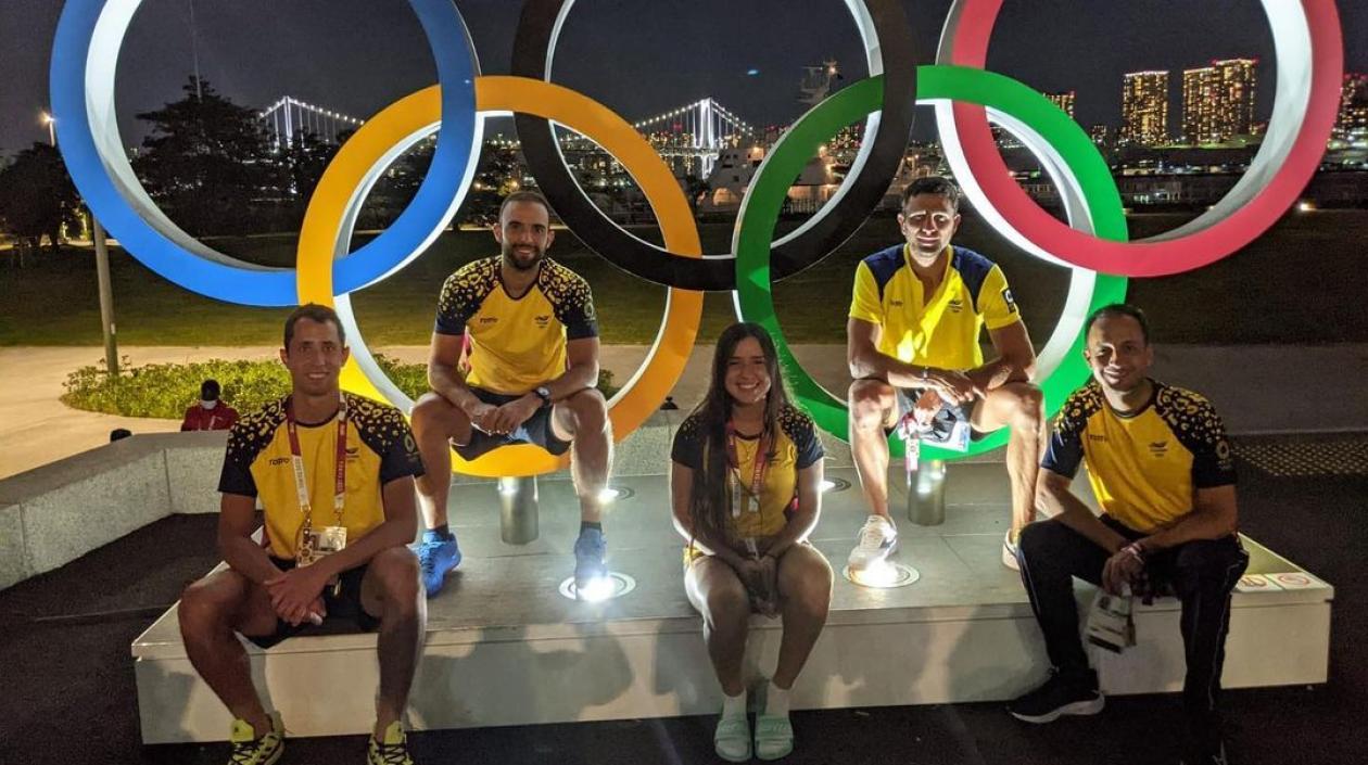 María Camila Osorio en compañía de Juan Sebastián Cabal, Robert Farah, Daniel Galán y Pablo González.