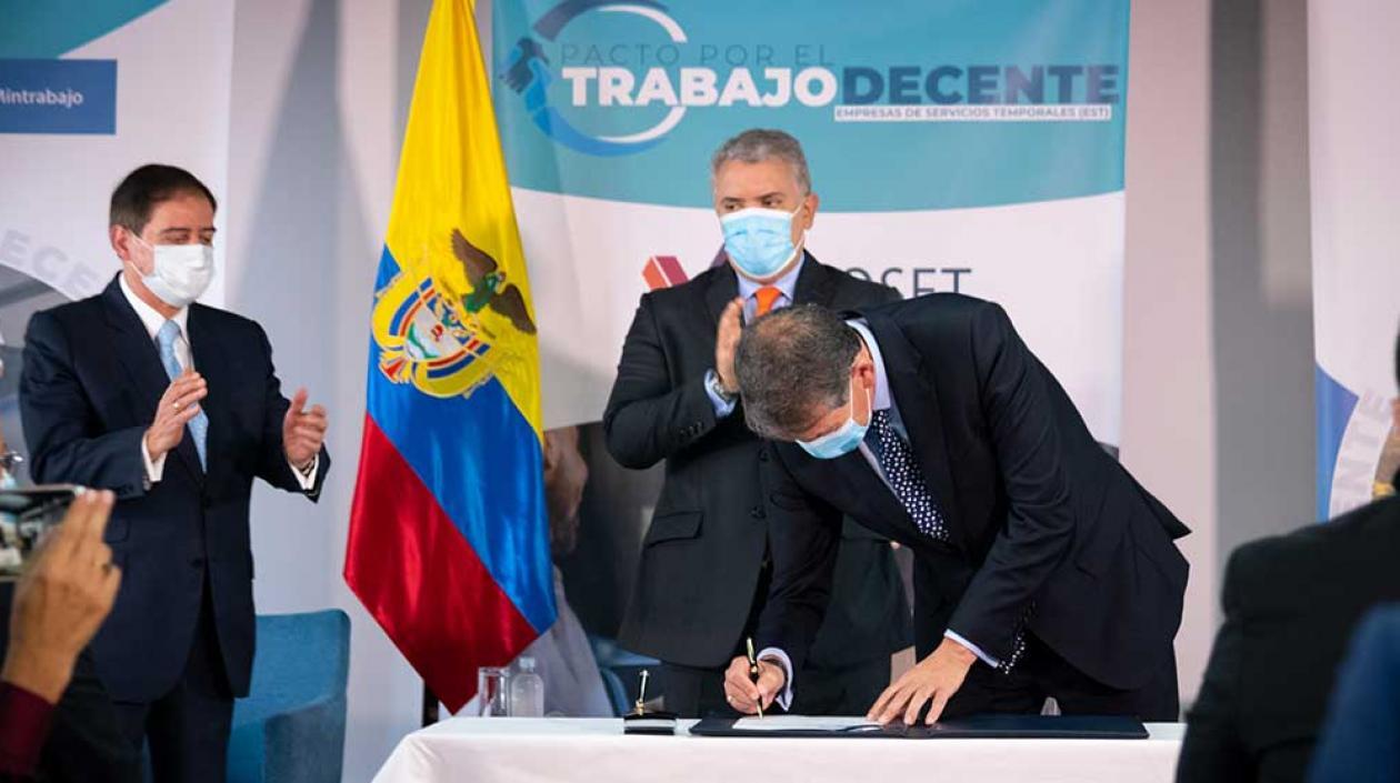 La firma del Pacto por el Trabajo Decente.