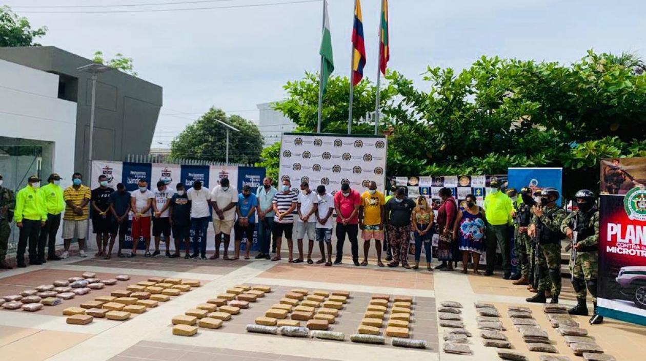 Los capturados fueron dejados a disposición de la Fiscalía. 